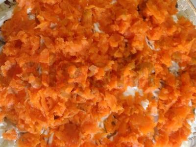 Skani salotų „Silkė po kailiu“ su burokėliais Žingsnis 3