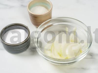 Kiaulienos širdies salotos su svogūnais Žingsnis 4