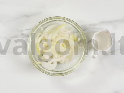 Kiaulienos širdies salotos su svogūnais Žingsnis 5