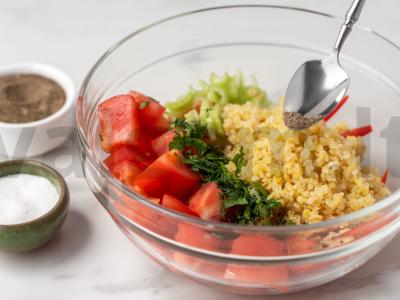 Salotos su bulguru ir daržovėmis Žingsnis 4