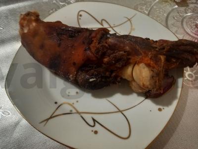 Kepta kiaulienos kulšis su česnaku ir prieskoniais pagrindine nuotrauka