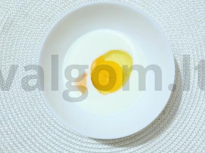 Avižų blynas su šokoladiniu kremu ir braškėmis Žingsnis 1