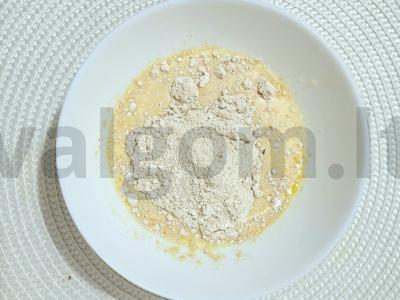 Avižų blynas su šokoladiniu kremu ir braškėmis Žingsnis 2