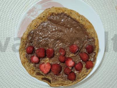 Avižų blynas su šokoladiniu kremu ir braškėmis Žingsnis 6