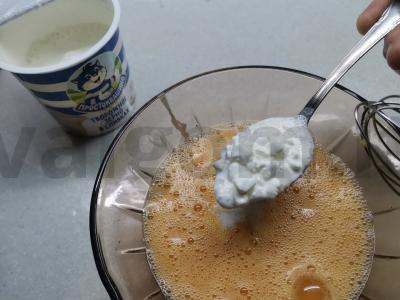 Omletas su žiedine kopūstu ir varškės grūdeliais Žingsnis 3
