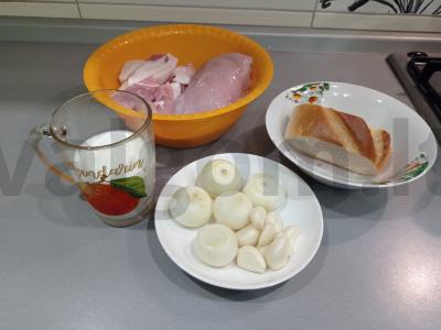 Vištienos kotletai su kiaulienos taukais Žingsnis 1