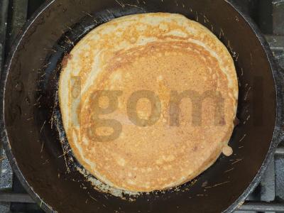 Purūs avižų blynai su acidofiliu ir braškėmis Žingsnis 3