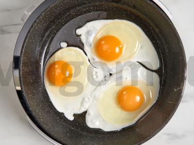 Kiaušinis su sūriu ir kumpiu Žingsnis 2