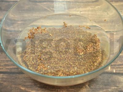 Grikių košė su pievagrybiais ir troškiniu Žingsnis 1