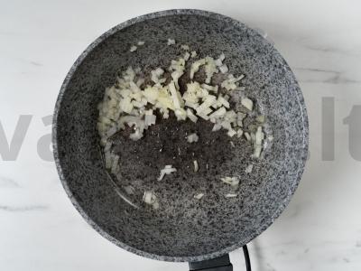 Vištiena su brokoliais aštriame padaže Žingsnis 3