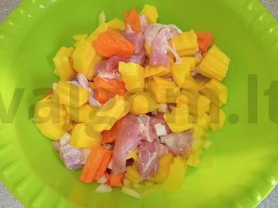 Kepimas su kiauliena puoduose Žingsnis 6