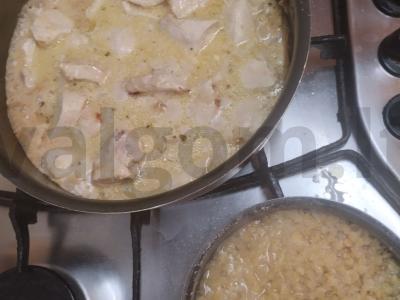 Vištienos krūtinėlės filė grietinės padaže su lęšiais Žingsnis 6