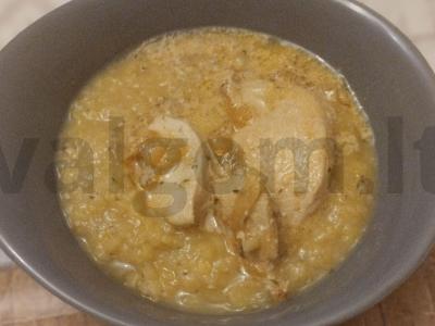 Vištienos krūtinėlės filė grietinės padaže su lęšiais pagrindine nuotrauka