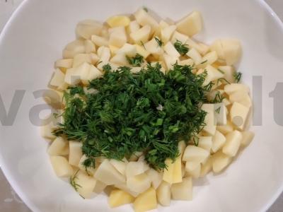 Skani troškinys su faršu, krapais ir grietine puode Žingsnis 4