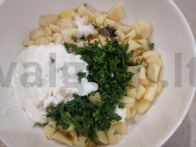 Skani troškinys su faršu, krapais ir grietine puode Žingsnis 5