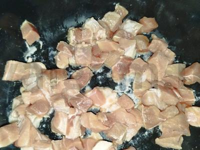 Perlovka su mėsa lėtoje viryklėje Žingsnis 1