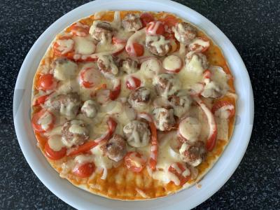 Pica su dešrelėmis ir sūrio padažu Žingsnis 7