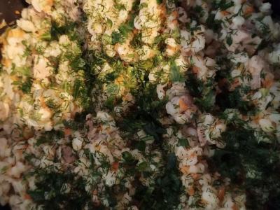 Perlovka su mėsa lėtoje viryklėje pagrindine nuotrauka