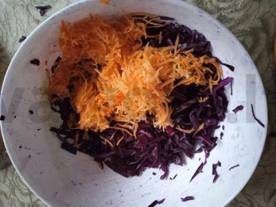 Kopūstų salotos Žingsnis 2