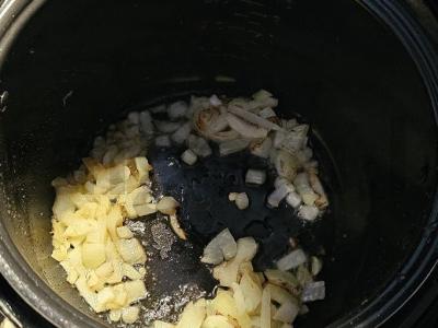 Sotūs mėsa su makaronais lėtoje viryklėje Žingsnis 2