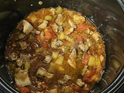 Sotūs mėsa su makaronais lėtoje viryklėje Žingsnis 4