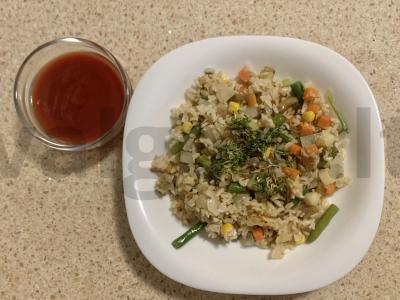 Rudieji ryžiai su daržovėmis pagrindine nuotrauka