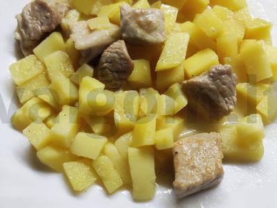 Troškinta bulvė su kalakutų blauzda pagrindine nuotrauka