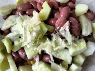 Salotos su kukurūzais, pupelėmis ir sausainiais Žingsnis 4