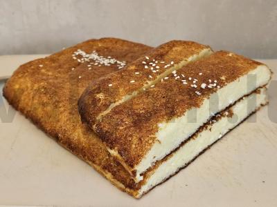 Sūrio apkepas su sezamo sėklomis pagrindine nuotrauka