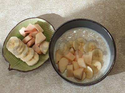 Greita avižų košė su vaisiais pagrindine nuotrauka