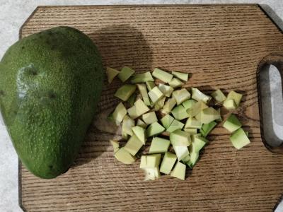 Avokado ir krevečių užkandžių taurėlės Žingsnis 2