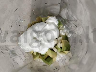Avokado ir krevečių užkandžių taurėlės Žingsnis 3