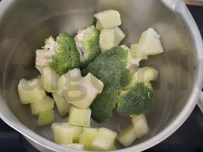 Švelnus cukinijų ir brokolių kremas Žingsnis 1