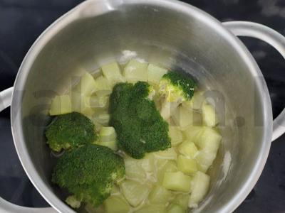 Švelnus cukinijų ir brokolių kremas Žingsnis 2