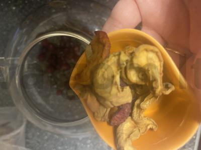 Žalioji arbata su spanguolėmis, obuoliais, imbieru ir žvaigždiniu anyžiu Žingsnis 6