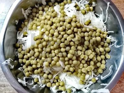 Kopūstų salotas su kanapių aliejumi ir kanapių sėklomis Žingsnis 3