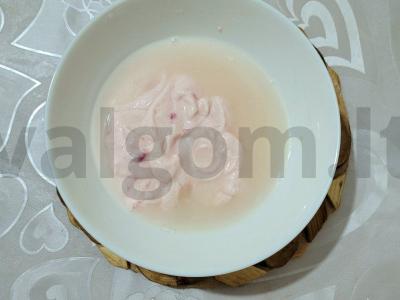 Oro varškės desertas su želatina, riešutais ir šokoladu Žingsnis 4