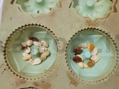 Oro varškės desertas su želatina, riešutais ir šokoladu Žingsnis 6