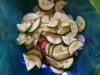 Salotos su kriauše, avokadu ir veganišku sūriu Žingsnis 1