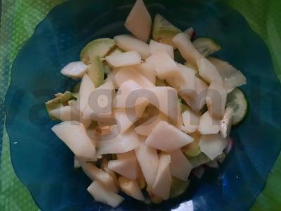 Salotos su kriauše, avokadu ir veganišku sūriu Žingsnis 2