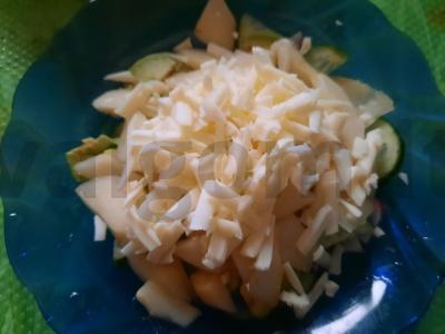 Salotos su kriauše, avokadu ir veganišku sūriu Žingsnis 3