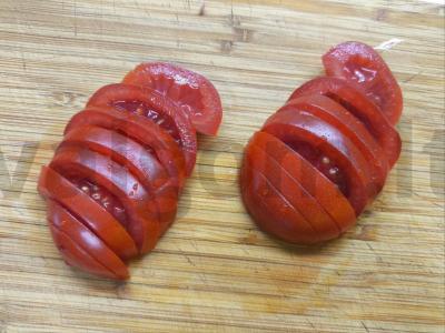 Tortilija su dešrelėmis, sūriu ir pomidorais Žingsnis 2