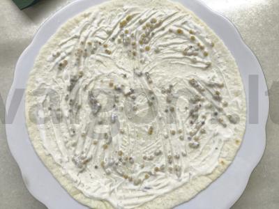 Tortilija su dešrelėmis, sūriu ir pomidorais Žingsnis 3