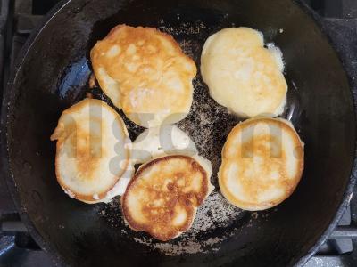 Švelnūs, purūs blynai iš rūgštaus pieno Žingsnis 3