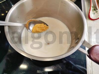 Kava su avižų pienu ir ruduoju cukrumi Žingsnis 1