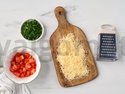 Sotūs blynai su pomidorais ir sūriu Žingsnis 1