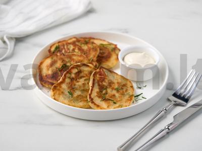 Sotūs blynai su pomidorais ir sūriu pagrindine nuotrauka