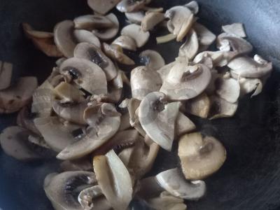 Omletas su grybais ir cukinijomis Žingsnis 2