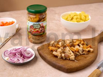 Miško salotos su marinuotais grybais Žingsnis 3