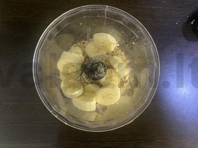 Vaikiški avižiniai sausainiai su kokosu, anakardžiais ir kiaušinio tryniu Žingsnis 2